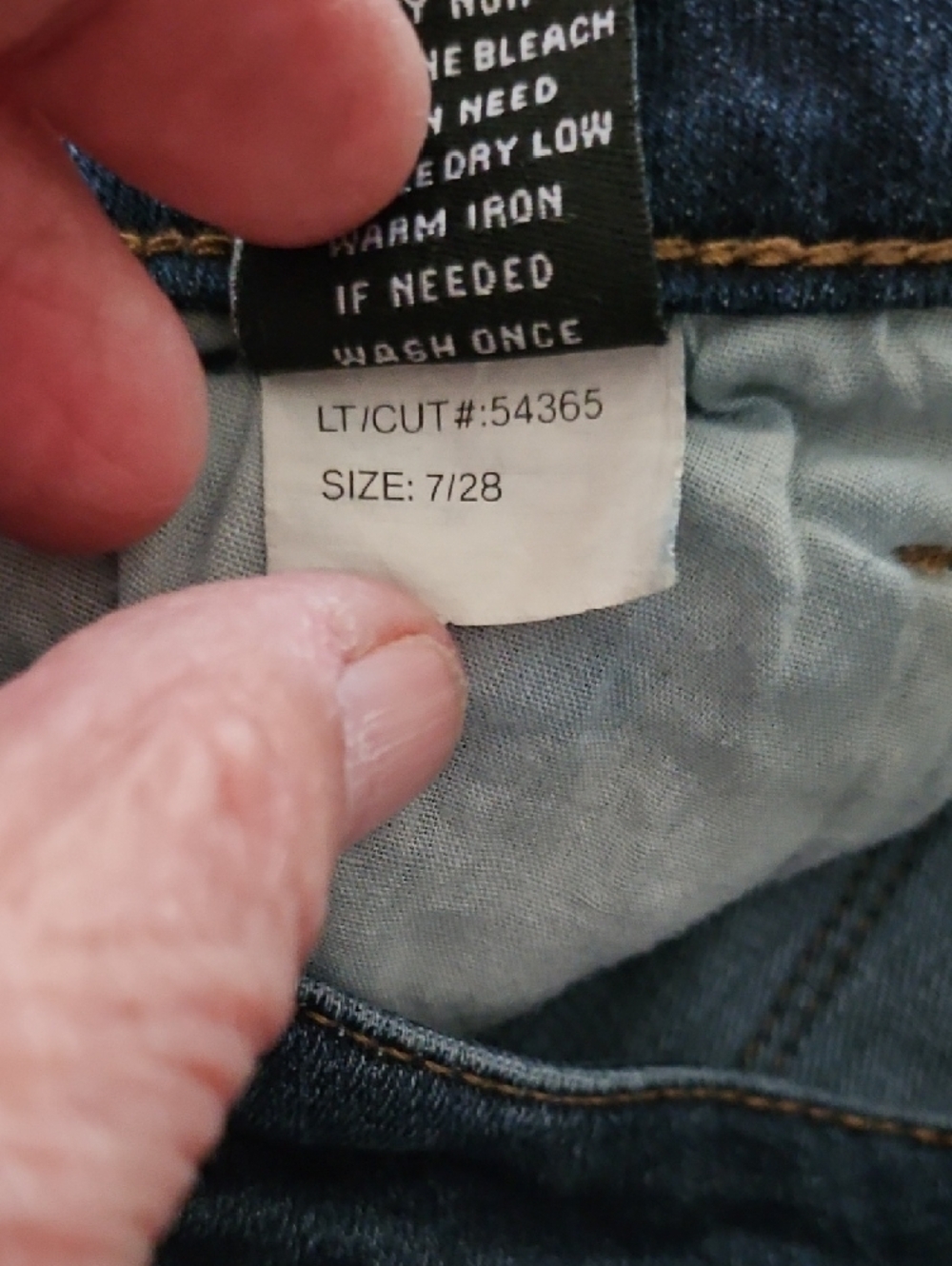 Ashley Mason Mid-Rise  Floral Embroidered Bootcut Jeans- Size 7 - Picture 10 of 10
